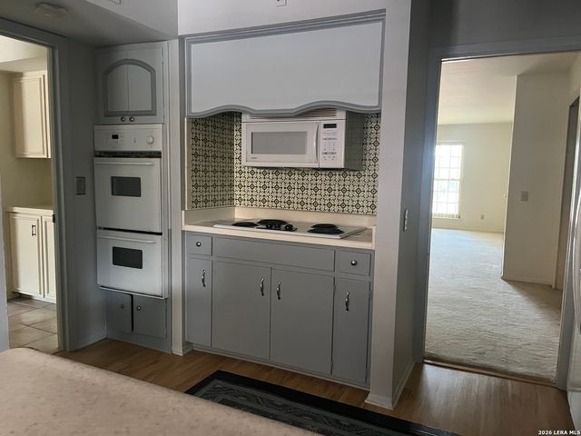 7500 Callaghan Rd Apt 160, San Antonio, TX 78229