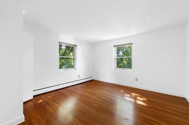 112 Decatur St 8, Arlington, MA 02474