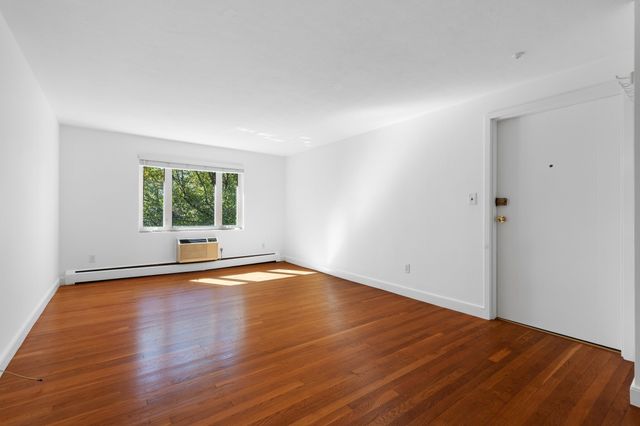 112 Decatur St 8, Arlington, MA 02474