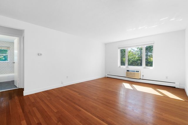 112 Decatur St 8, Arlington, MA 02474