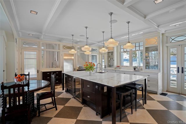 534 Pelham Manor Road, Pelham, NY 10803