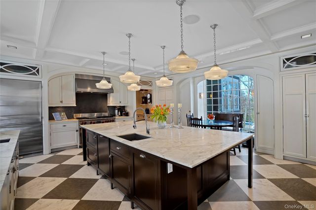 534 Pelham Manor Road, Pelham, NY 10803