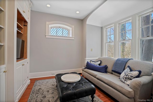 534 Pelham Manor Road, Pelham, NY 10803