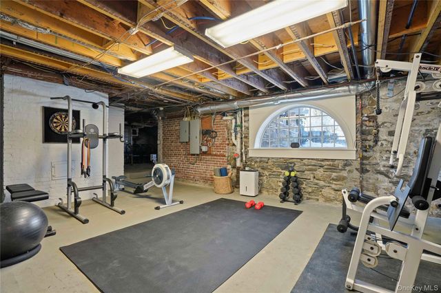 534 Pelham Manor Road, Pelham, NY 10803