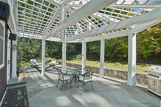 534 Pelham Manor Road, Pelham, NY 10803