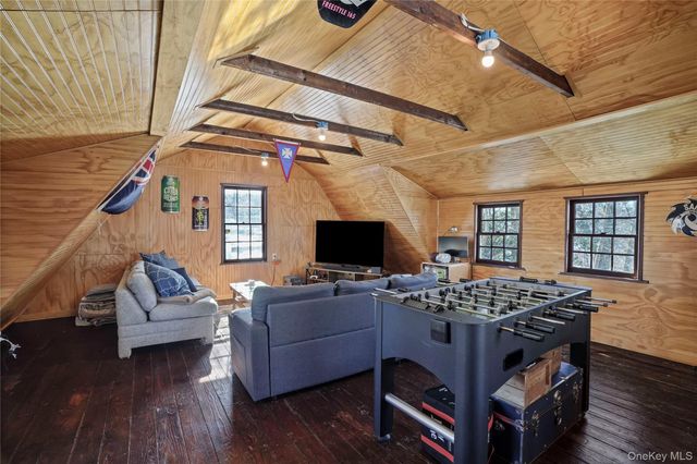 534 Pelham Manor Road, Pelham, NY 10803