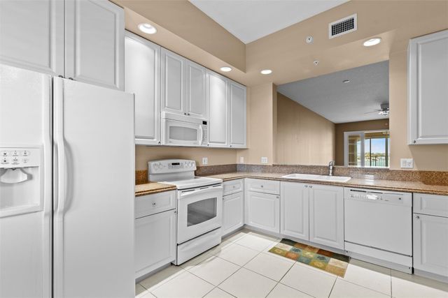 20 Harbour Isle Drive PH02, Hutchinson Island, FL 34949