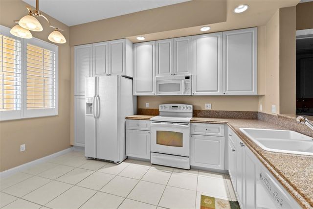 20 Harbour Isle Drive PH02, Hutchinson Island, FL 34949