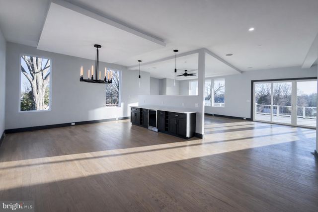 2613 BEACON HILL RD, Alexandria, VA 22306