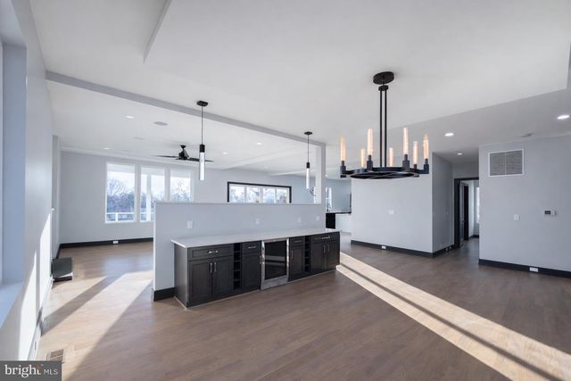 2613 BEACON HILL RD, Alexandria, VA 22306