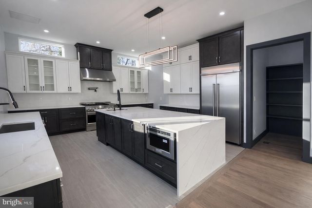 2613 BEACON HILL RD, Alexandria, VA 22306