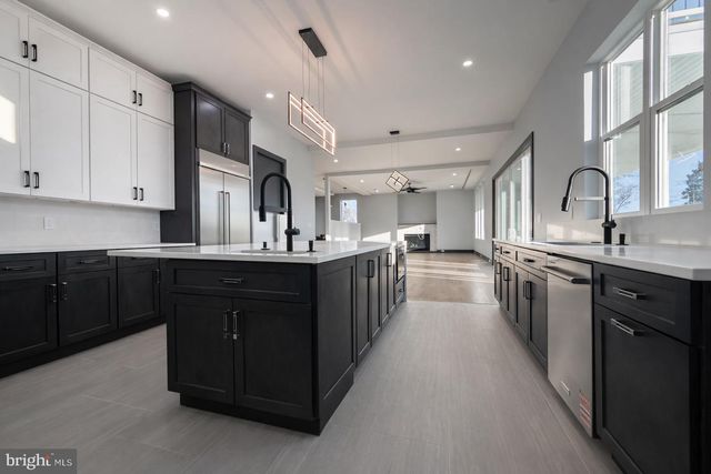 2613 BEACON HILL RD, Alexandria, VA 22306