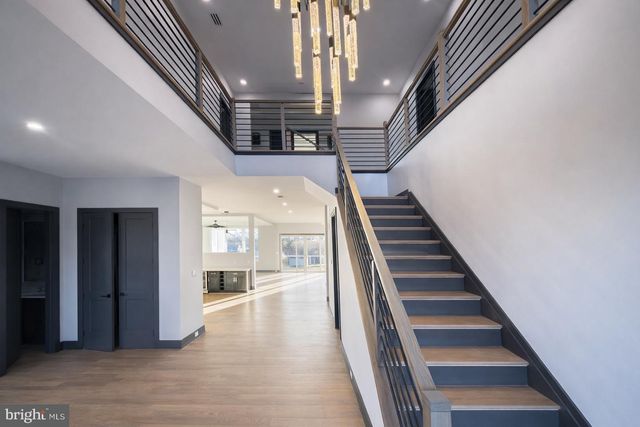 2613 BEACON HILL RD, Alexandria, VA 22306