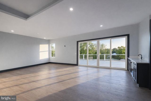 2613 BEACON HILL RD, Alexandria, VA 22306