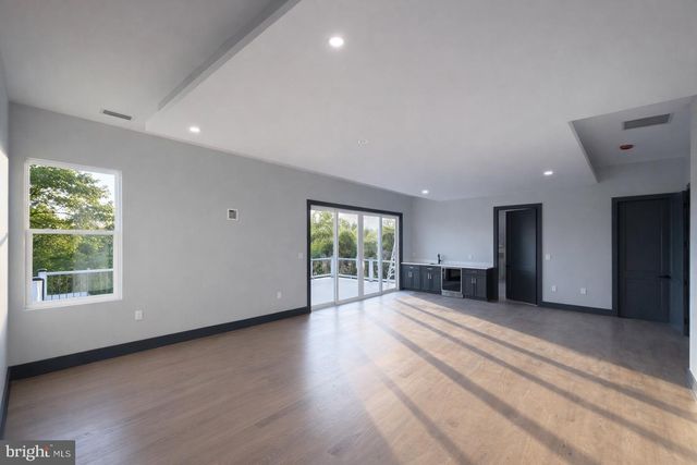 2613 BEACON HILL RD, Alexandria, VA 22306