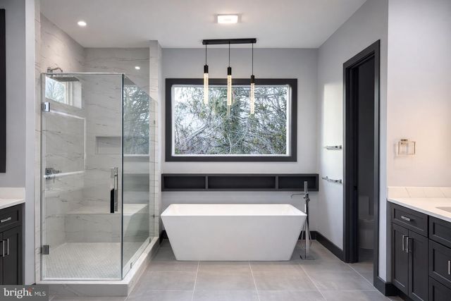 2613 BEACON HILL RD, Alexandria, VA 22306