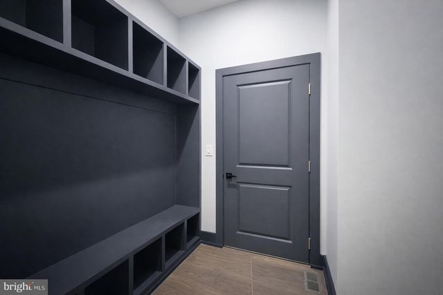 2613 BEACON HILL RD, Alexandria, VA 22306