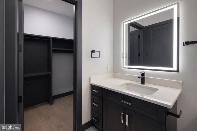 2613 BEACON HILL RD, Alexandria, VA 22306