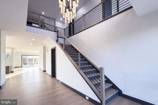 2613 BEACON HILL RD, Alexandria, VA 22306