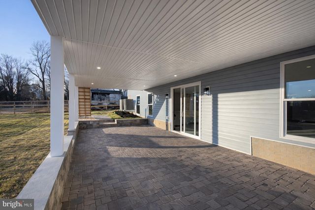 2613 BEACON HILL RD, Alexandria, VA 22306