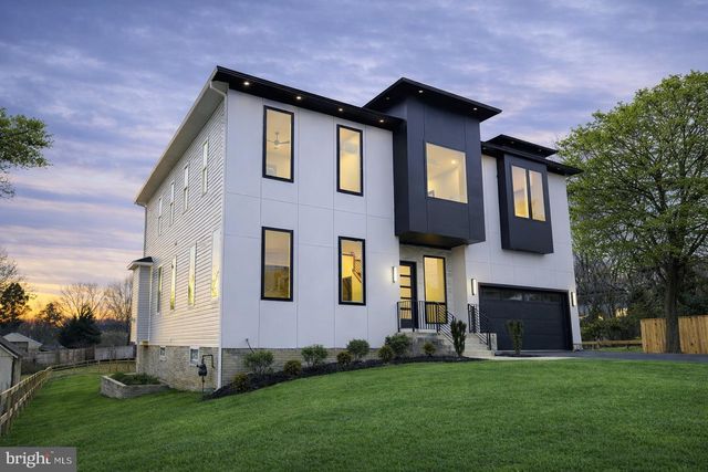 2613 BEACON HILL RD, Alexandria, VA 22306