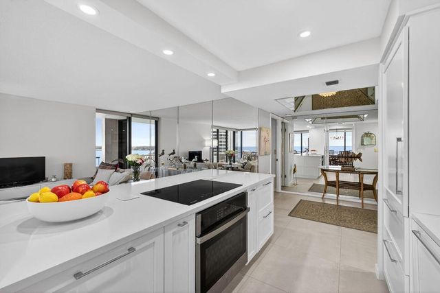 5540 N Ocean Drive 14b, Singer Island, FL 33404