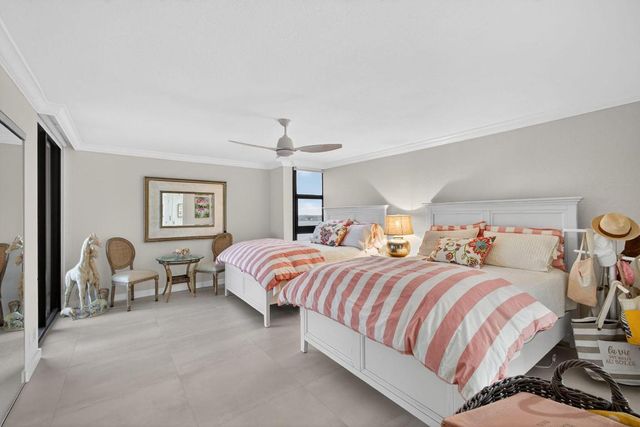 5540 N Ocean Drive 14b, Singer Island, FL 33404