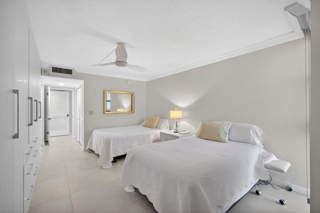 5540 N Ocean Drive 14b, Singer Island, FL 33404