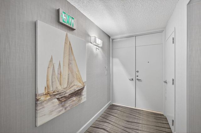 5540 N Ocean Drive 14b, Singer Island, FL 33404