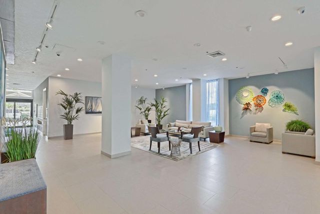 5540 N Ocean Drive 14b, Singer Island, FL 33404