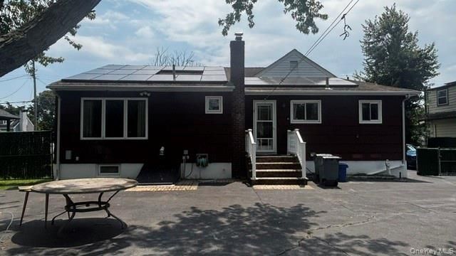 59 FARMERS Avenue, Lindenhurst, NY 11757