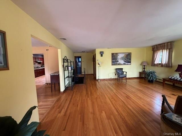 59 FARMERS Avenue, Lindenhurst, NY 11757