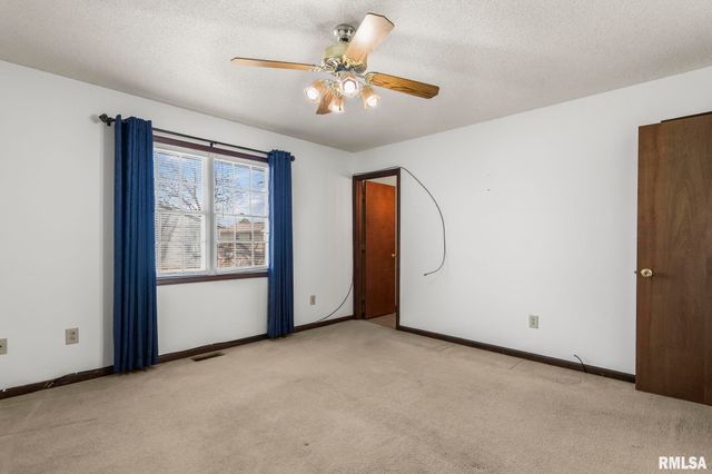 3005 Sutherland Road, Springfield, IL 62702