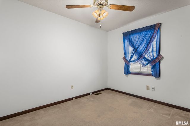 3005 Sutherland Road, Springfield, IL 62702