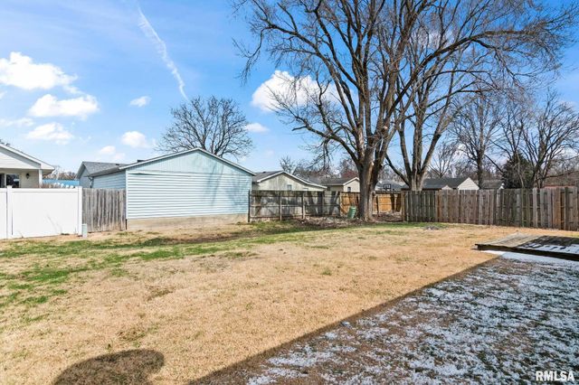 3005 Sutherland Road, Springfield, IL 62702