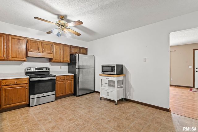 3005 Sutherland Road, Springfield, IL 62702