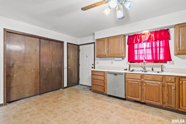 3005 Sutherland Road, Springfield, IL 62702