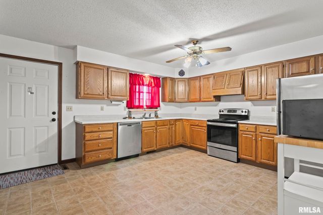 3005 Sutherland Road, Springfield, IL 62702