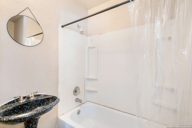 5207 Overpool St, San Antonio, TX 78228