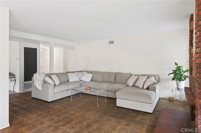 19533 Babington, Canyon Country, CA 91351