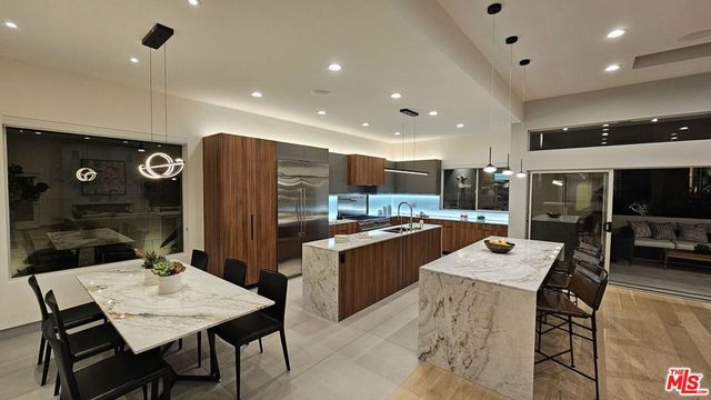 10572 Putney Road, Los Angeles, CA 90064