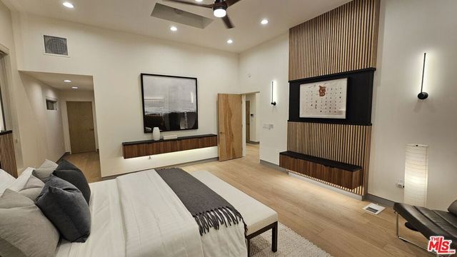 10572 Putney Road, Los Angeles, CA 90064