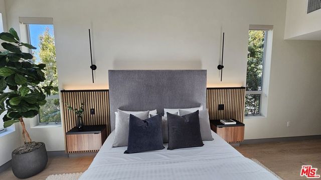 10572 Putney Road, Los Angeles, CA 90064