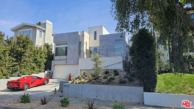 10572 Putney Road, Los Angeles, CA 90064