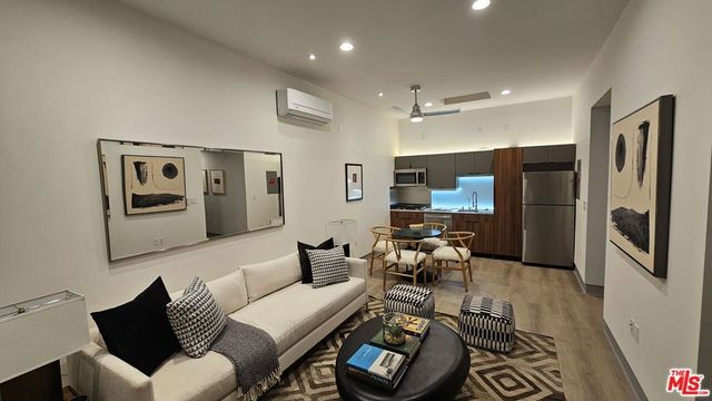 10572 Putney Road, Los Angeles, CA 90064