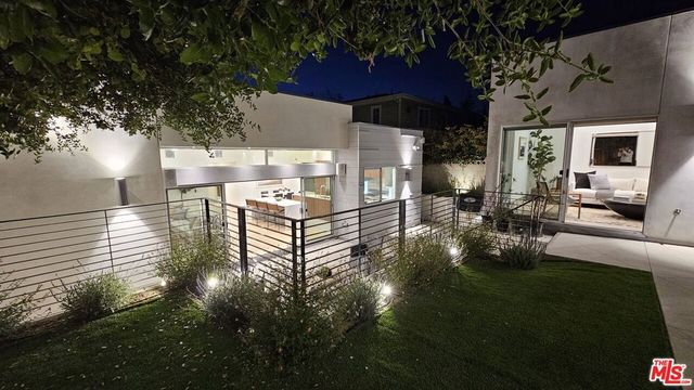 10572 Putney Road, Los Angeles, CA 90064