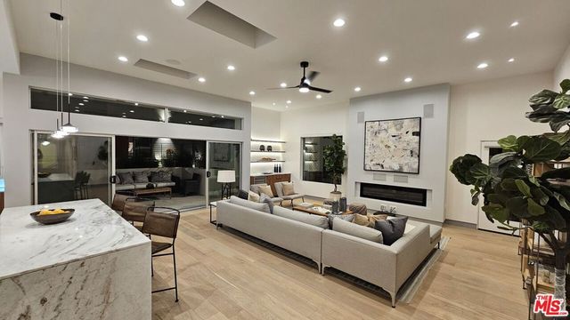 10572 Putney Road, Los Angeles, CA 90064