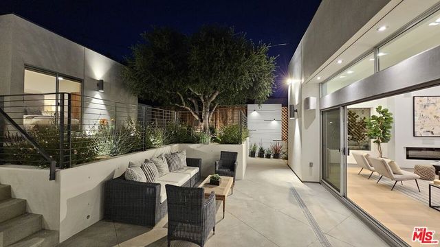 10572 Putney Road, Los Angeles, CA 90064