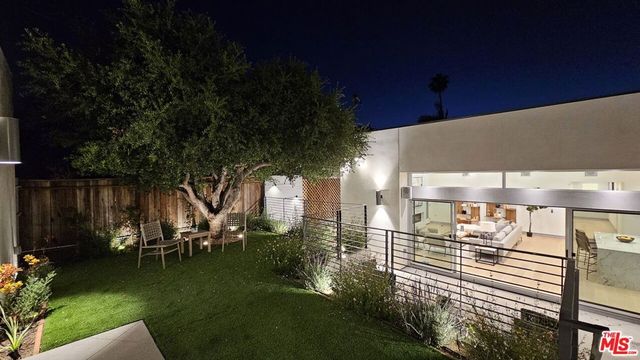 10572 Putney Road, Los Angeles, CA 90064
