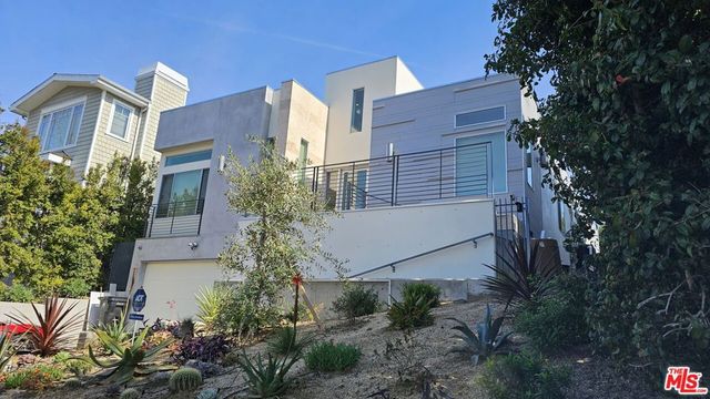 10572 Putney Road, Los Angeles, CA 90064